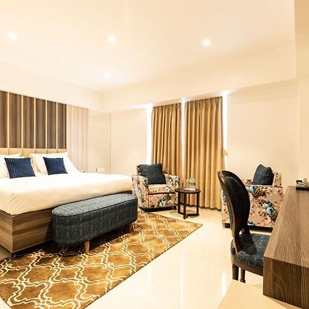 The Thane Club Dış mekan fotoğraf