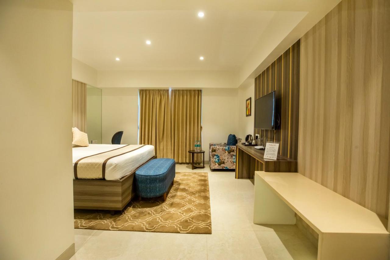 The Thane Club Dış mekan fotoğraf