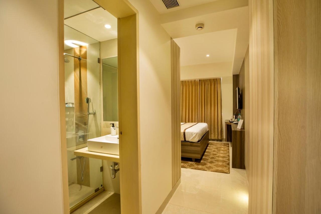 The Thane Club Dış mekan fotoğraf