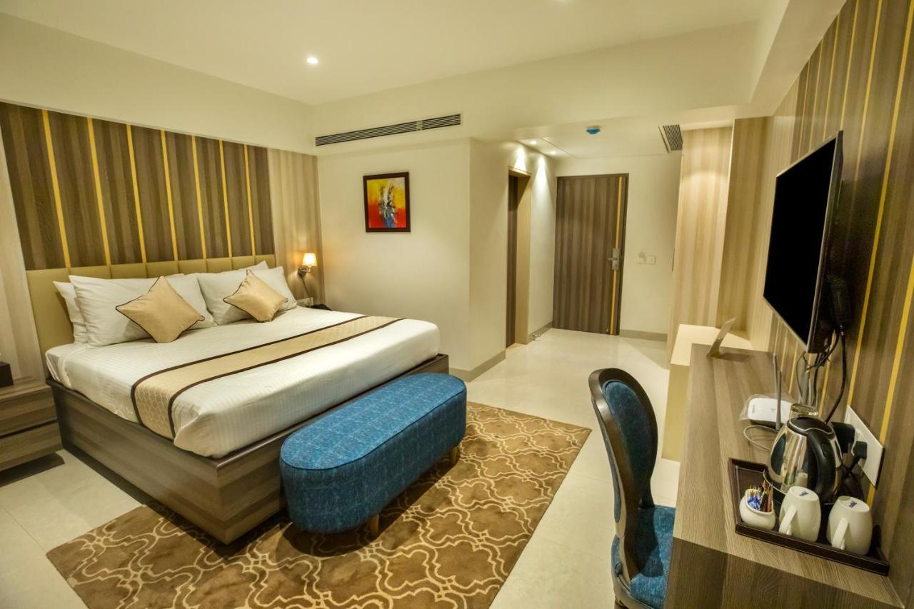 The Thane Club Dış mekan fotoğraf